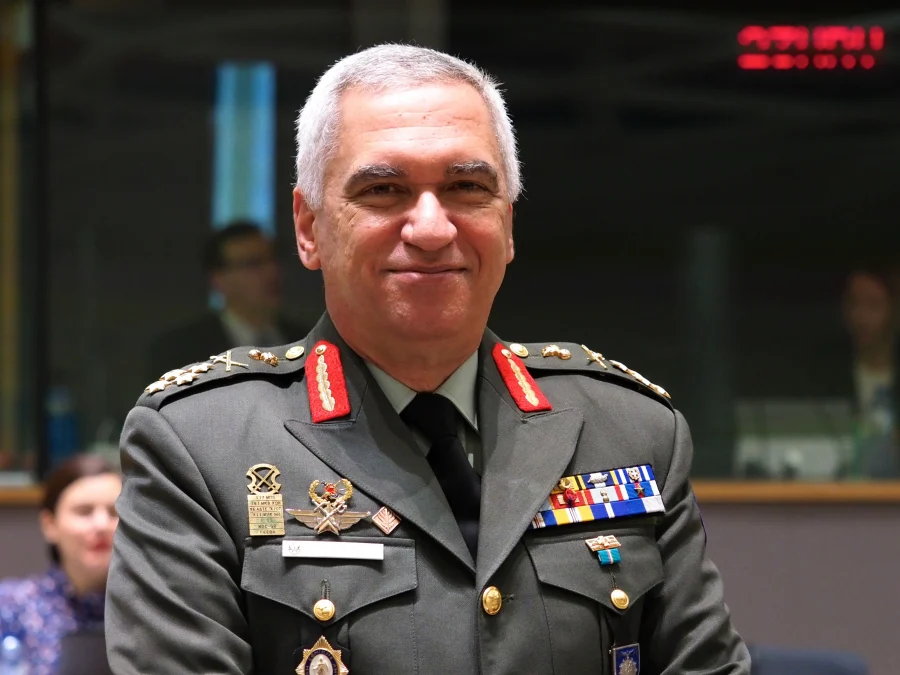 Ενθουσιασμένος ο στρατηγός Κωσταράκος με την ανταλλαγή των τεθωρακισμένων