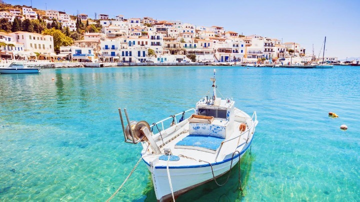 Κικίλιας: «Ξεκινήσαμε από νωρίς δυνατά, είμαστε πρώτοι σε αφίξεις τουριστών»