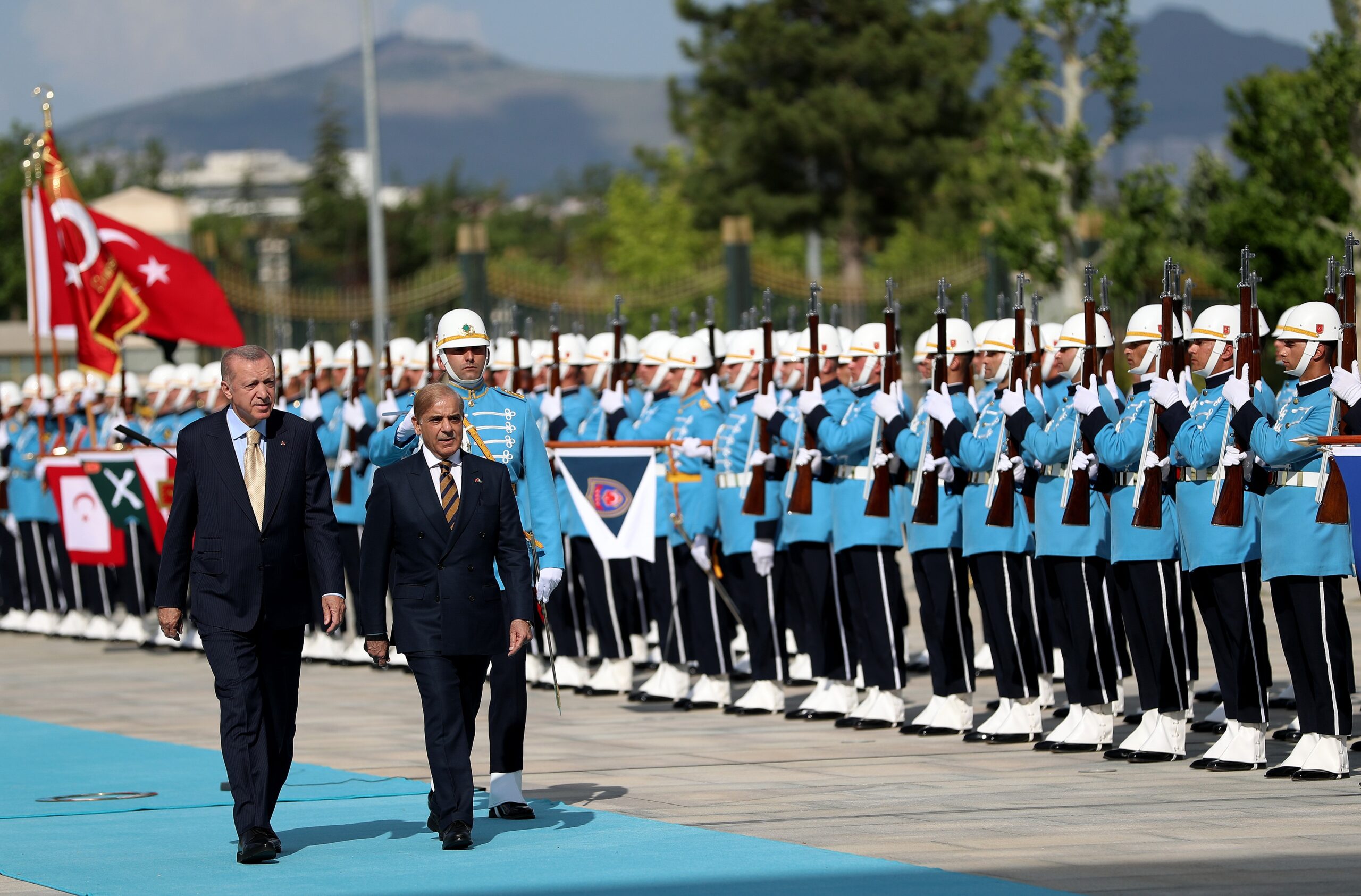 Σε δικαστικούς μπελάδες ο Ερντογάν για τις «σουρτούκες» διαδηλώτριες