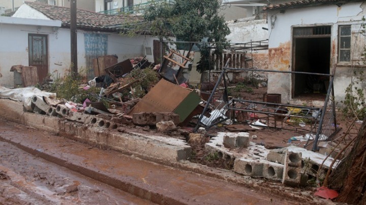 Αθώοι για τις πλημμύρες της Μάνδρας πρώην δήμαρχος και δύο υπηρεσιακοί παράγοντες