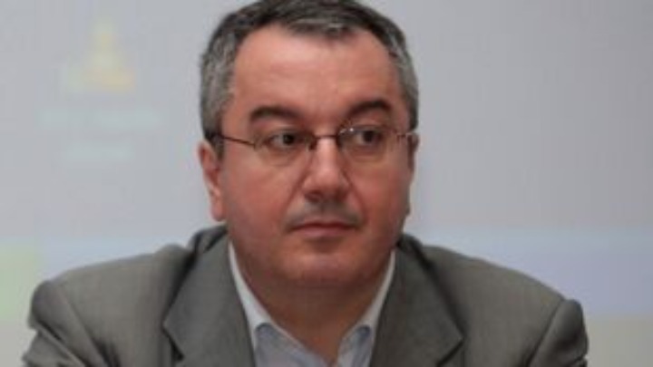Μόσιαλος: Ανεπαρκή τα επιστημονικά δεδομένα για χορήγηση δεύτερης αναμνηστικής δόσης σε άτομα 30-59 ετών