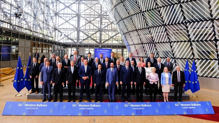 Κ. Μητσοτάκης στη σύνοδο του ΕΛΚ: Με τη χορήγηση καθεστώτος υποψήφιας προς ένταξη χώρας στέλνεται το σωστό μήνυμα στην Ουκρανία και στη Μολδαβία