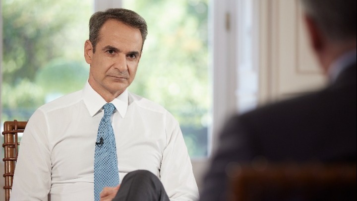 Ενημέρωση του πρωθυπουργού μέσω τηλεδιάσκεψης για τη φωτιά στην Πεντέλη