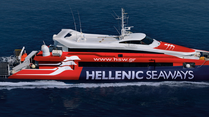 Πόρος: Μηχανική βλάβη στο “FLYING CAT 4” με 206 επιβάτες
