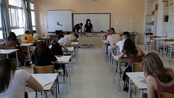 Πανελλαδικές Εξετάσεις: Αρχαία Ελληνικά, Μαθηματικά και Βιολογία σήμερα για τους αποφοίτους των ΓΕΛ
