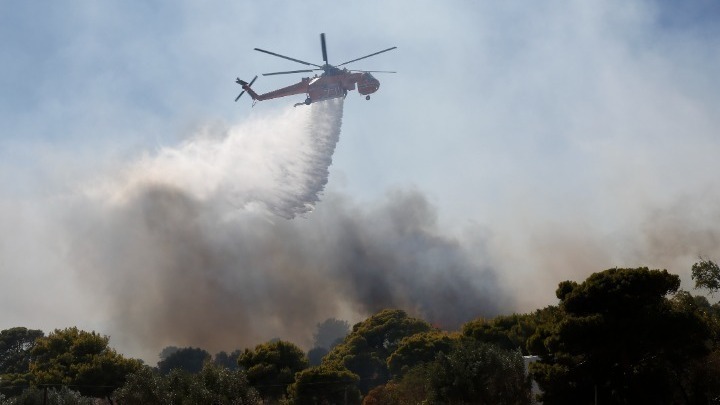 Σε ύφεση η πυρκαγιά στο Άγιο Όρος