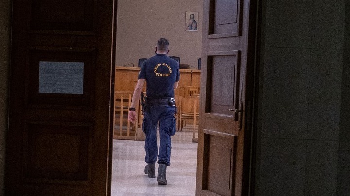 Θεσσαλονίκη: Στο Αυτόφωρο ο οδηγός λεωφορείου που φέρεται ότι κατέβασε από το όχημα 11χρονο λόγω μάσκας