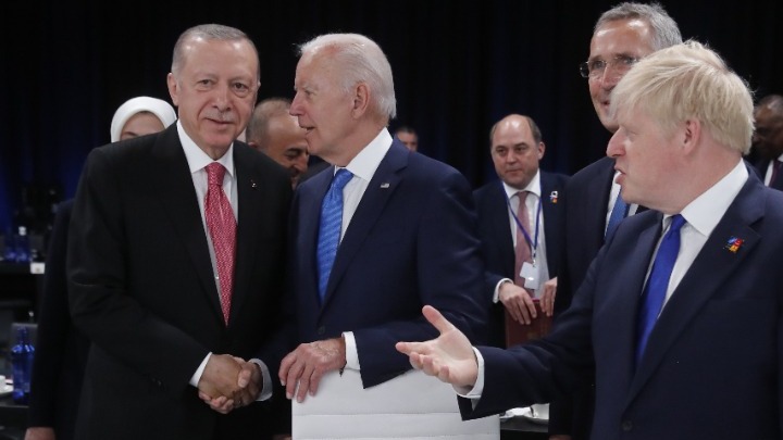 Μπάιντεν προς Ερντογάν: Πρέπει να πουληθούν τα F-16, αλλά χρειάζεται έγκριση από το Κογκρέσο