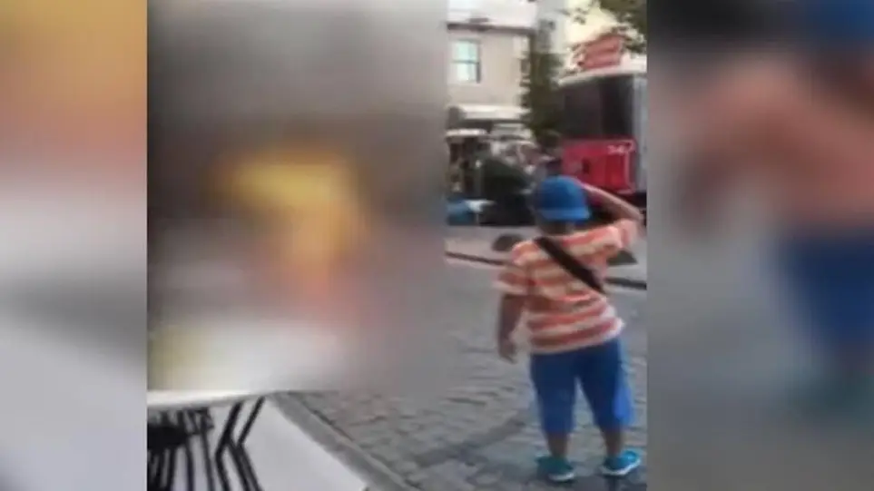 Κωνσταντινούπολη: Άνδρας αυτοπυρπολήθηκε και ο κόσμος…τραβούσε βίντεο (vids)