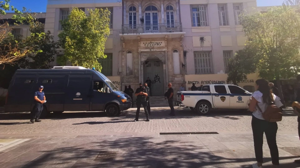 Κρήτη: Διώξεις σε βαθμό κακουργήματος για τους 8 συλληφθέντες τοκογλύφους