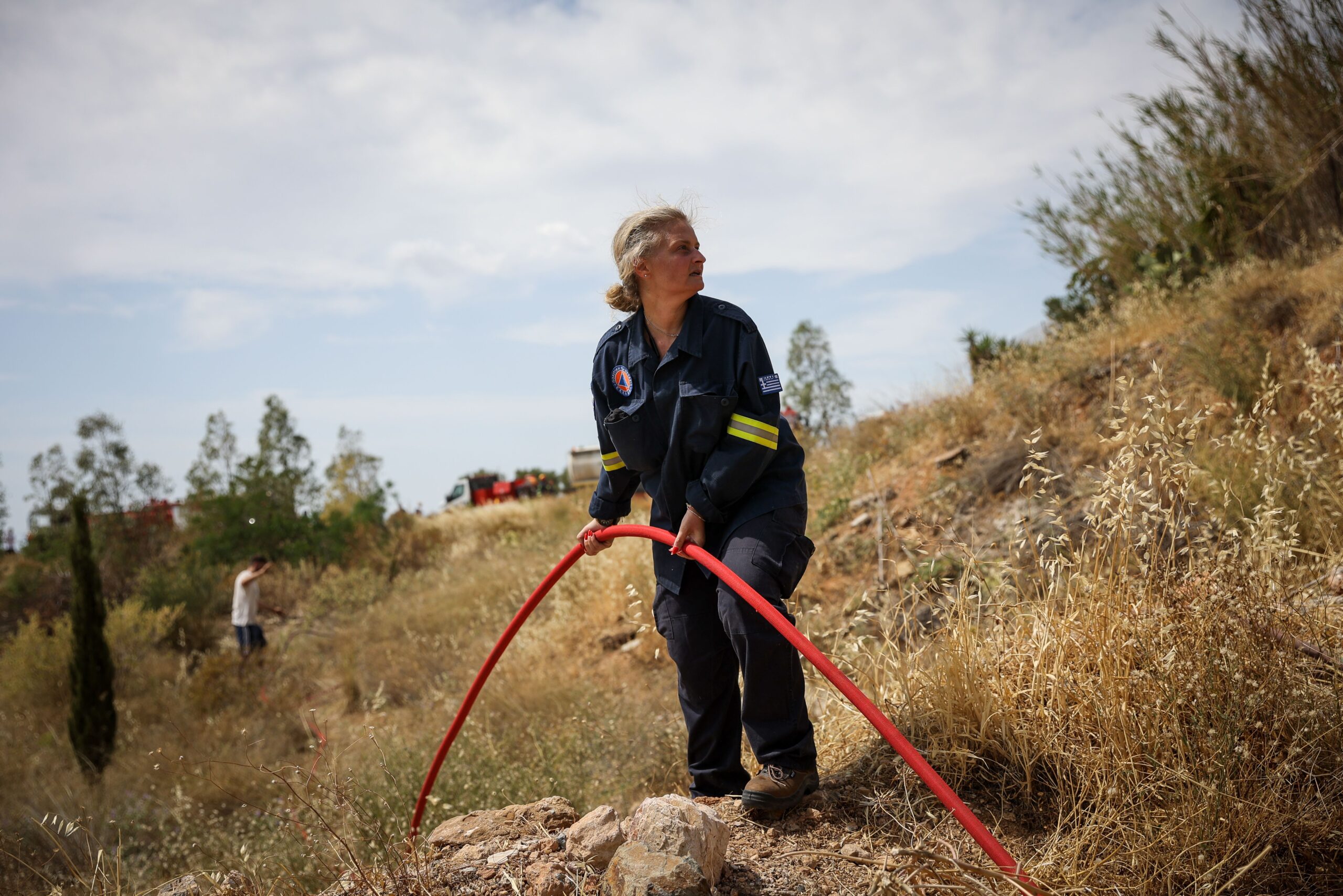 Υπό έλεγχο η φωτιά στον Κουβαρά Αττικής