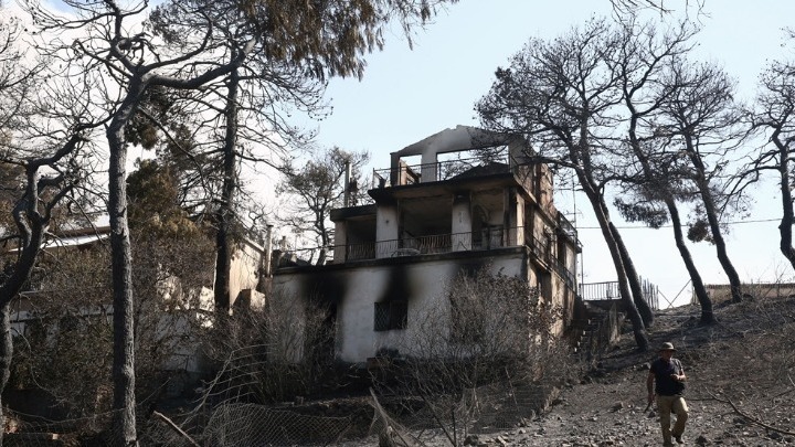 Φονική πυρκαγιά στο Μάτι: Στο εδώλιο 21 από τους 24 κατηγορούμενους για πλημμελήματα