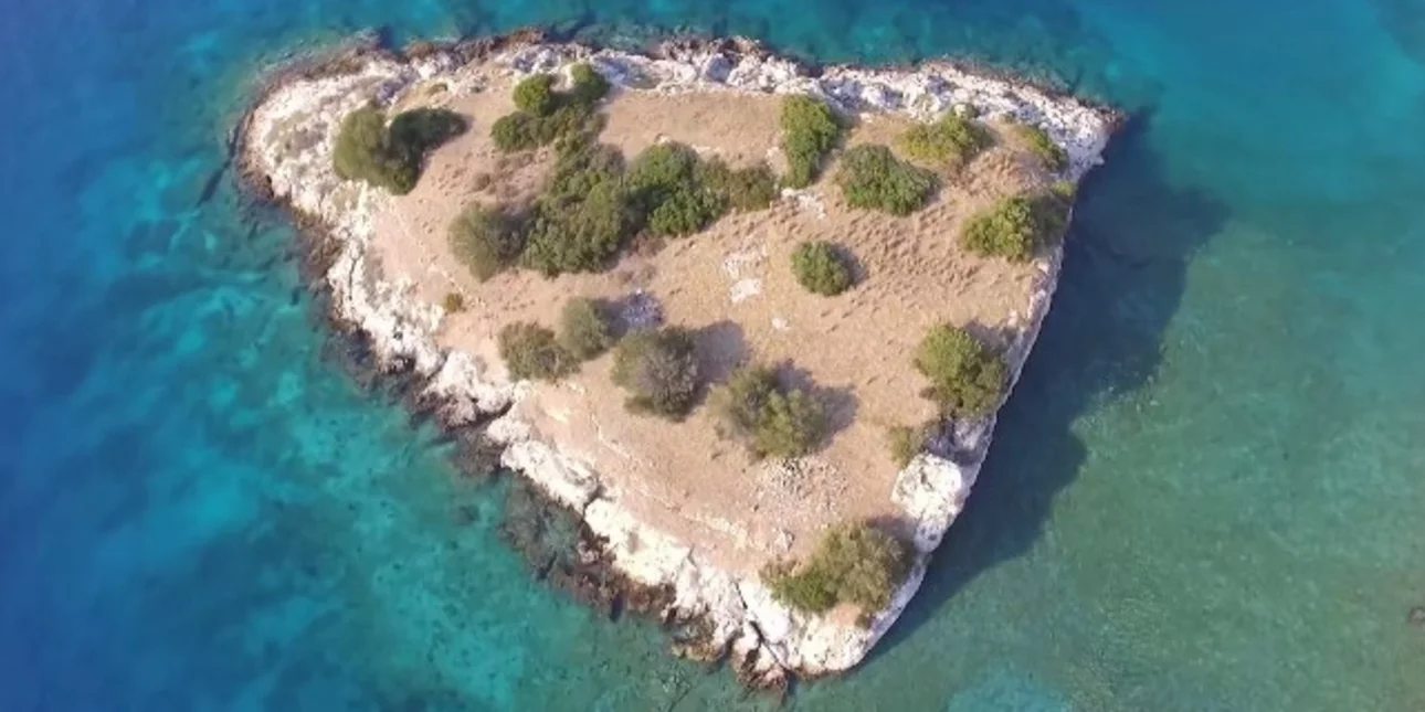 1846 Σιδερώνα, νησί των βρυκολάκων. Δεισιδαιμονία η μήπως όχι?￼