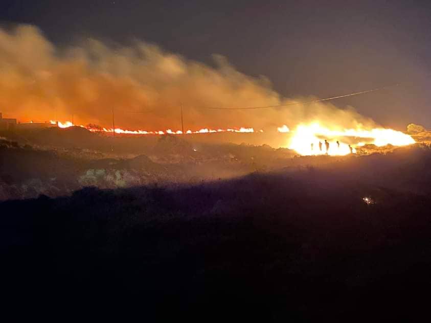 Μεγάλη φωτιά τώρα στην Πάρο (pics & vid)