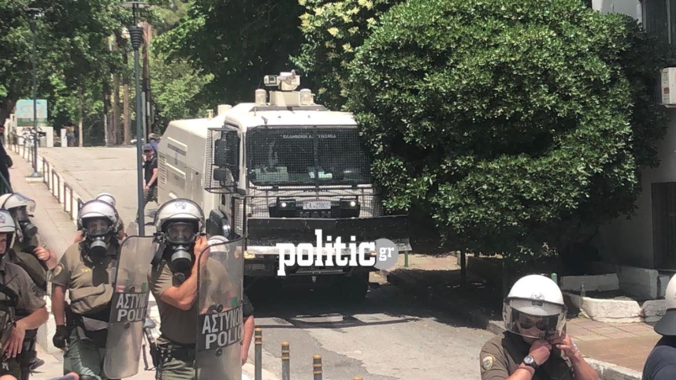 ΑΠΘ: Νέα κινητοποίηση φοιτητών στη ΣΘΕ κατά της αστυνομικής παρουσίας (pics & vid)