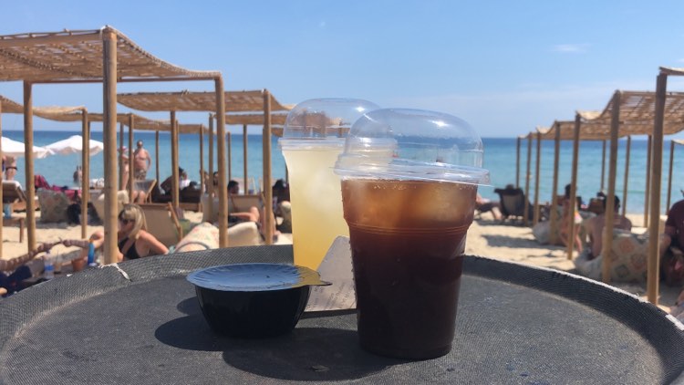 Στα δίχτυα των ελεγκτών Beach restaurant στη Μύκονο – Ο ΦΠΑ των αποδείξεων κατέληγε στις τσέπες των ιδιοκτητών