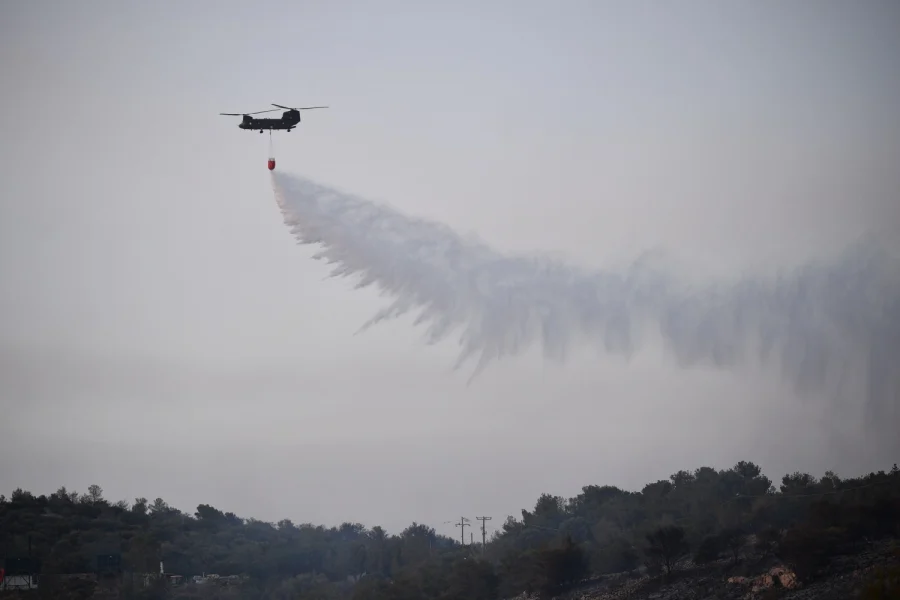 Φωτιά τώρα και στην Βόρεια Εύβοια: Καίει σε δασική έκταση