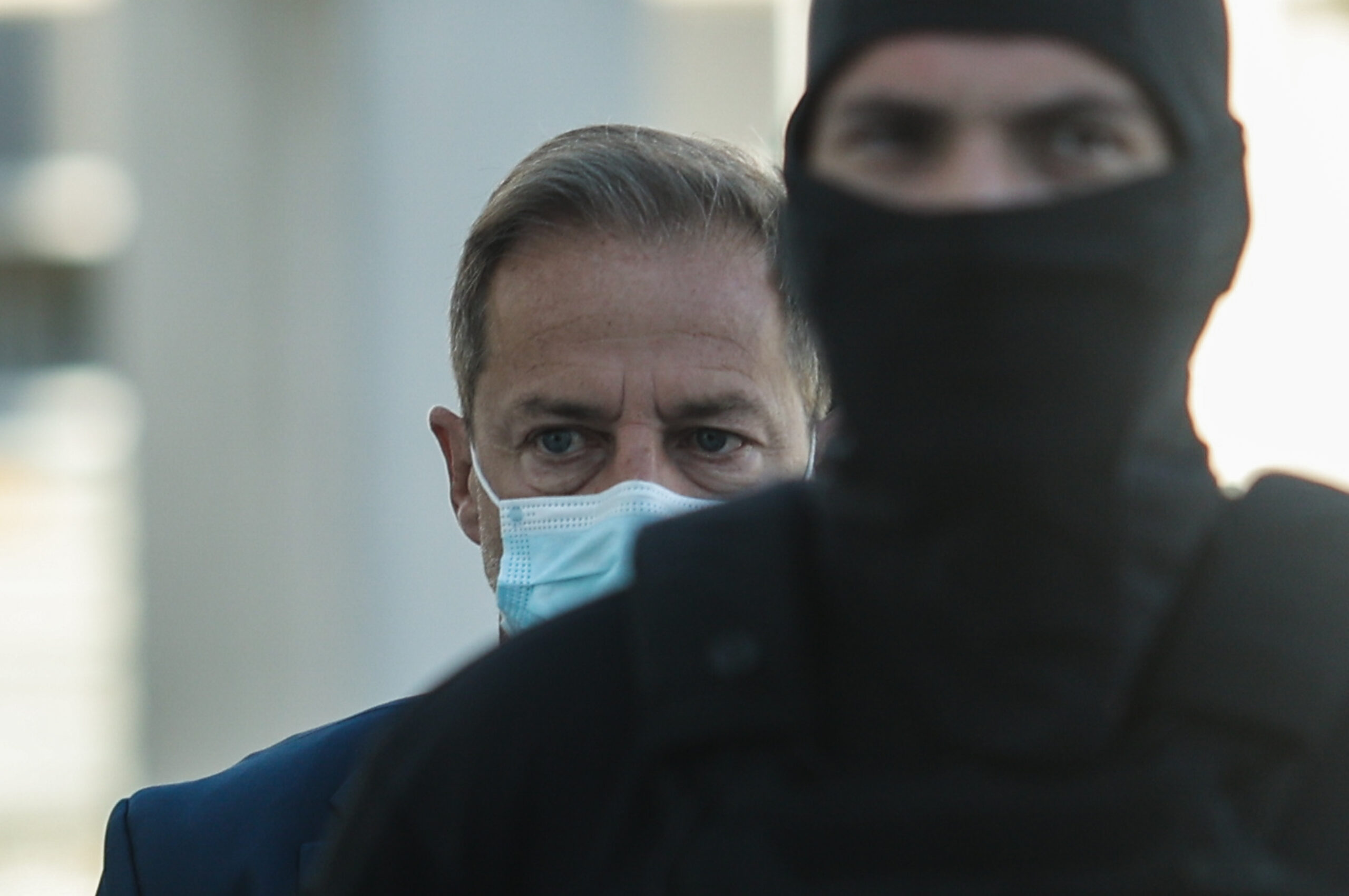 “Πόλεμος” ΝΔ – ΣΥΡΙΖΑ για την απόφαση δικαστηρίου για τον Λιγνάδη – Καταδικάστηκε για δύο βιασμούς ανηλίκων, αλλά αφήνεται ελεύθερος