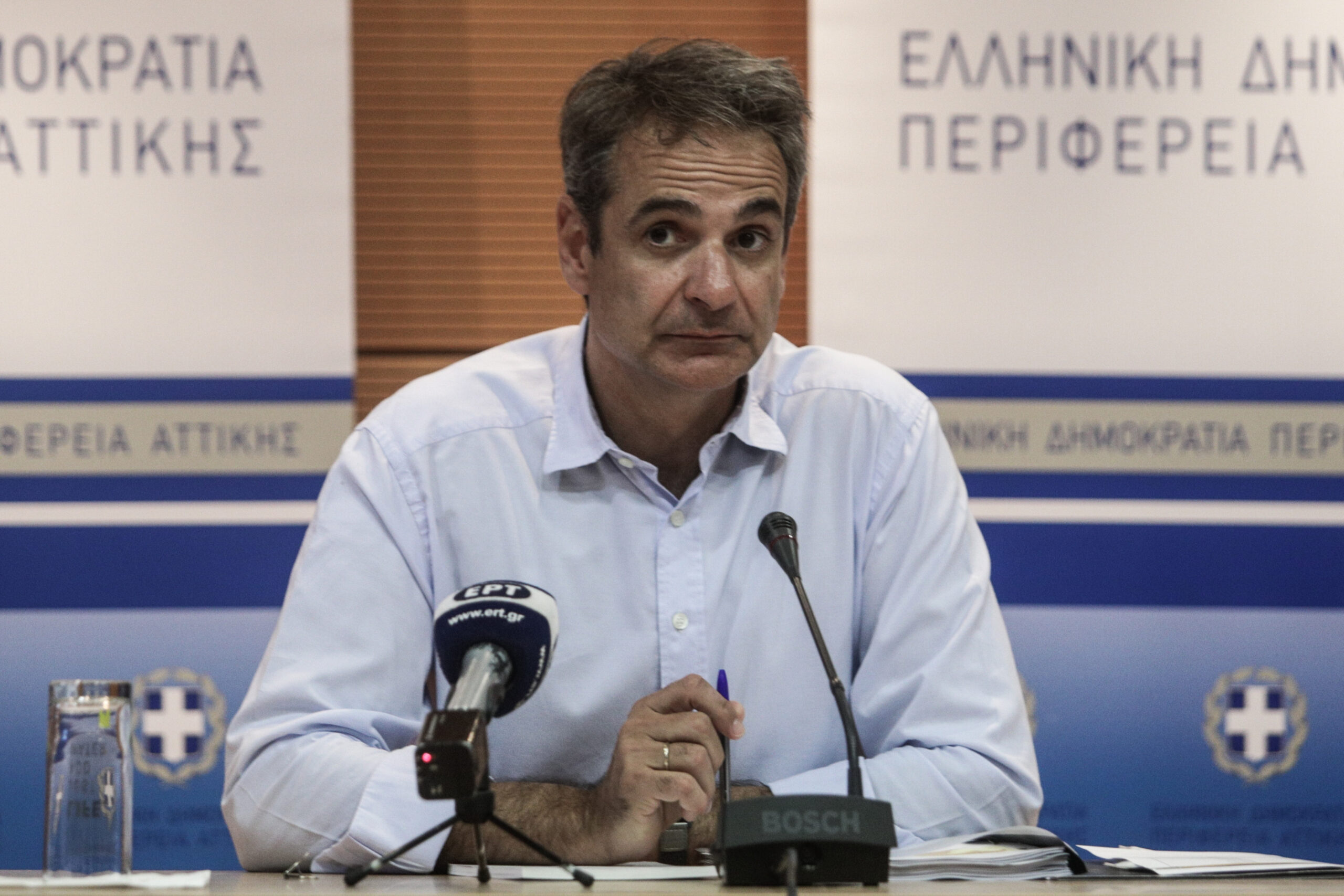 Πρώτα ανασχηματισμός και μετά αλλαγή του εκλογικού νόμου έως τα τέλη Αυγούστου