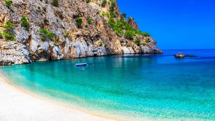 ΔΥΠΑ: Ξεκινούν οι αιτήσεις για το νέο πρόγραμμα κοινωνικού τουρισμού για συνταξιούχους ελεύθερους επαγγελματίες