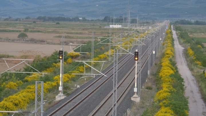 Διακοπή κυκλοφορίας για τον προαστιακό λόγω της φωτιάς στον Ασπρόπυργο