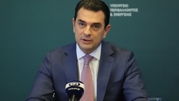 Σκρέκας: Δεν θα κοπεί το ρεύμα σε όσους άλλαξαν πάροχο και έχουν οφειλές στον προηγούμενο