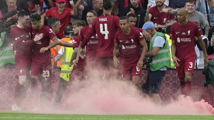 Ερευνα για καπνογόνα στο Community Shield