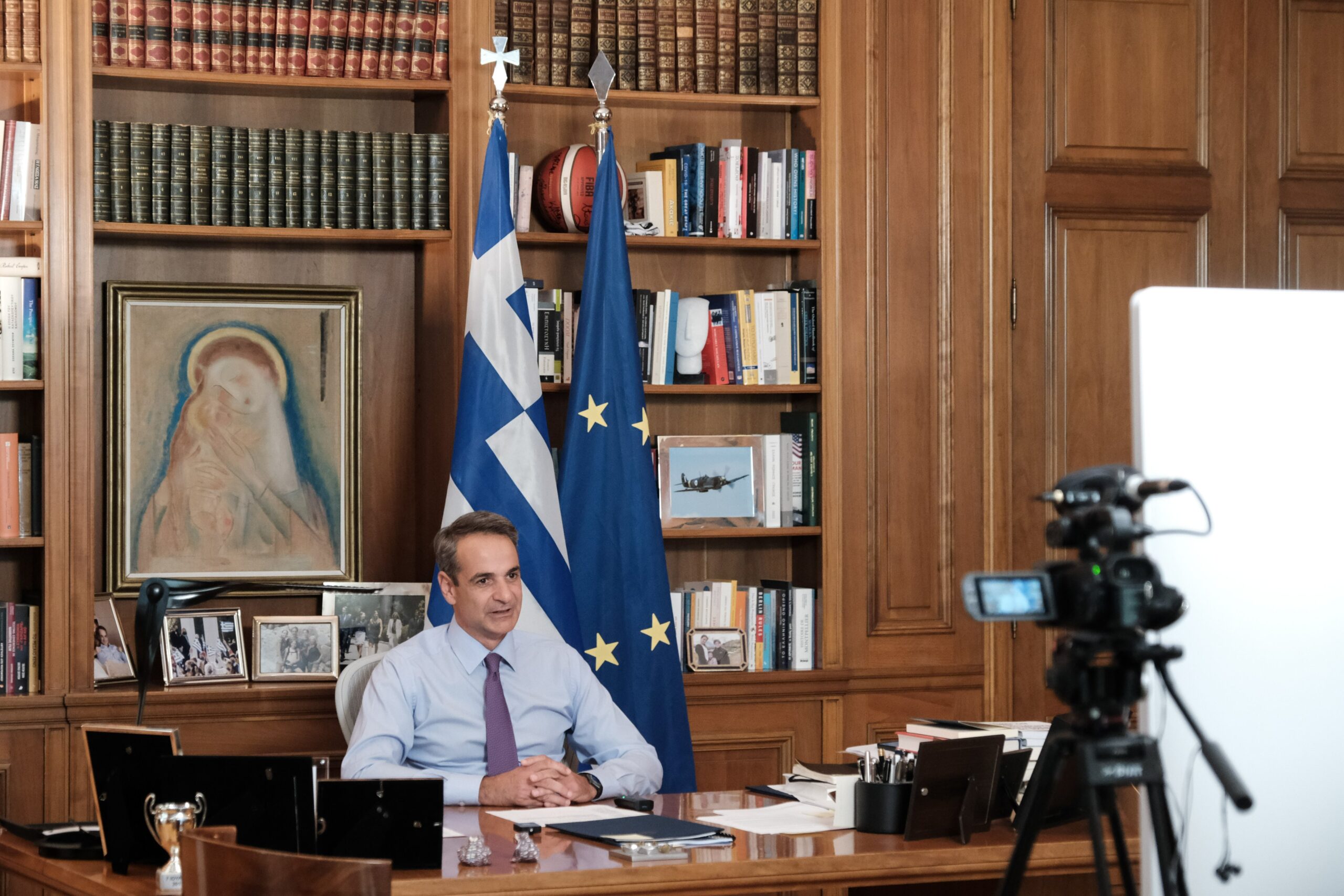 Συγχαρητήρια του πρωθυπουργού στην Ε. Χατζηδημητρίου που αποφοίτησε με 10 από το ΑΠΘ