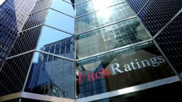 Fitch: Επιβεβαίωσε το αξιόχρεο της Ελλάδας στη βαθμίδα “ΒΒ” με θετικές προοπτικές