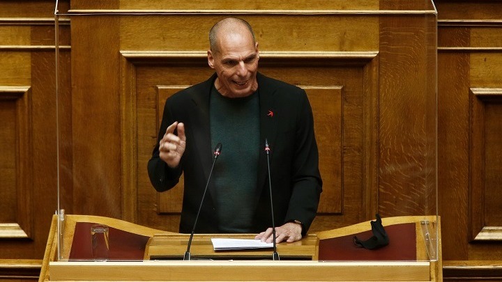 Βαρουφάκης για κοινωνική πολιτική Μητσοτάκη: «Είναι σαν μια ύαινα να σου μιλά για χορτοφαγία ή ο Δράκουλας για αιμοδοσία»