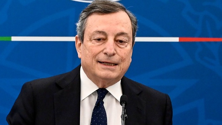 Ιταλία: Ανατρεπτικές εξελίξεις – Ψήφο εμπιστοσύνης ζητάει ο Ντράγκι
