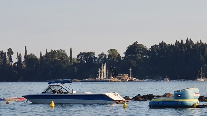 Κέρκυρα: «Ύψος», το παραλιακό χωριό που ποτέ δεν «κοιμάται»
