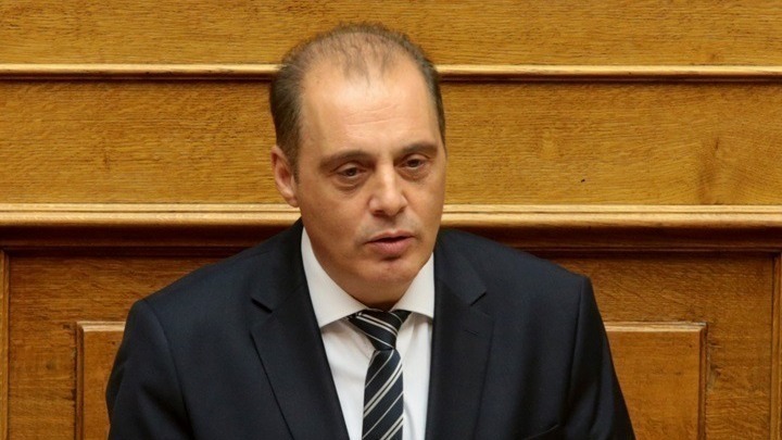 Κυρ. Βελόπουλος: Δώστε στους Έλληνες τα ίδια επιδόματα με τους μετανάστες και φορολογήστε τους με τον ίδιο τρόπο