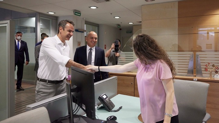 Κυρ. Μητσοτάκης: «Σημαντική κατάκτηση για τους εργαζόμενους» η ψηφιακή κάρτα εργασίας