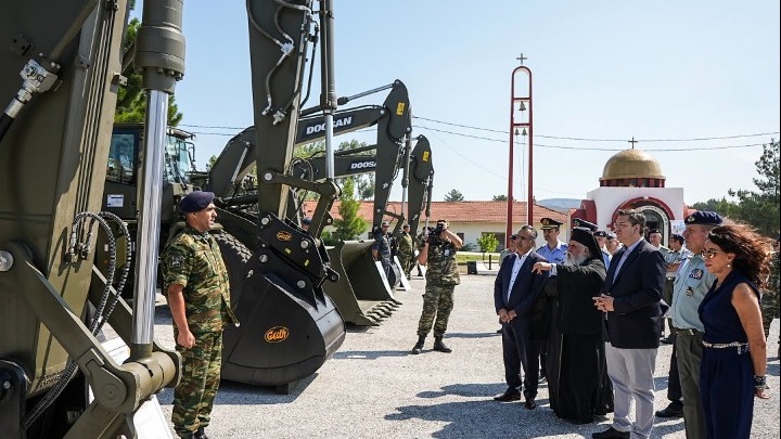 Μηχανήματα για τις ανάγκες πολιτικής προστασίας παρέδωσε ο Περιφερειάρχης Κ. Μακεδονίας στις Ένοπλες Δυνάμεις