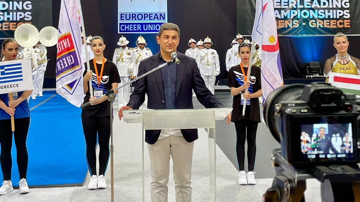 Ο Λ. Αυγενάκης στην τελετή έναρξης του Ευρωπαϊκού Πρωταθλήματος τσιρλίντινγκ