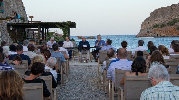 Διεθνές Συμπόσιο της Σύμης: «Οι κρίσεις που απειλούν την Ειρήνη και τη Δημοκρατία»