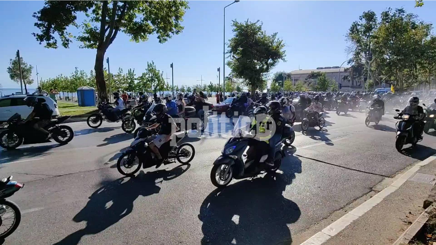 Θεσσαλονίκη: Εκατοντάδες μοτοσυκλέτες μεγάλου κυβισμού κατέκλυσαν το άγαλμα του Μεγάλου Αλεξάνδρου