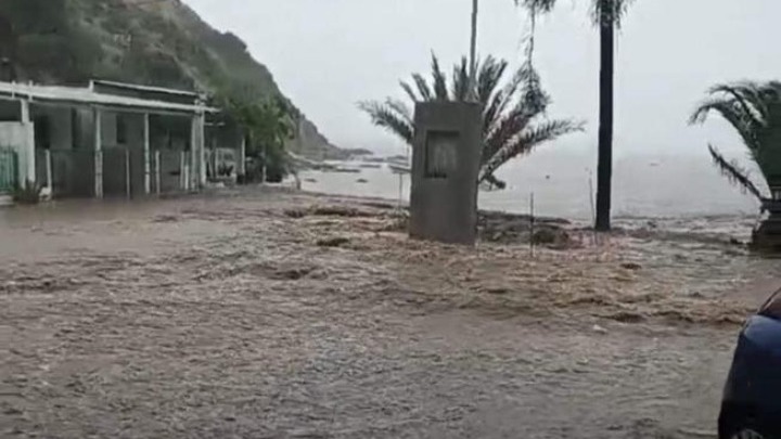 Σοβαρά προβλήματα από την κακοκαιρία στην Σκύρο