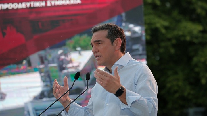 Βάφτηκε μπλε ακόμη και το χωριό του Αλέξη Τσίπρα στην Άρτα