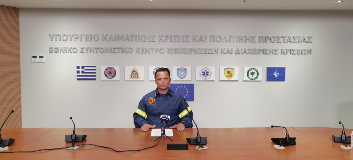 Έκτακτη ενημέρωση της Πυροσβεστικής: Δεν απειλούνται σπίτια από τη φωτιά στη Φωκίδα