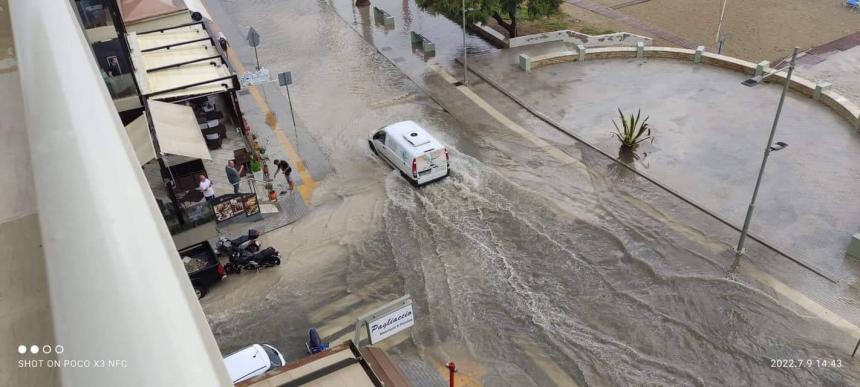 Λέσβο: Προβλήματα λόγω κακοκαιρίας -Κατολισθήσεις βράχων, πτώσεις δένδρων
