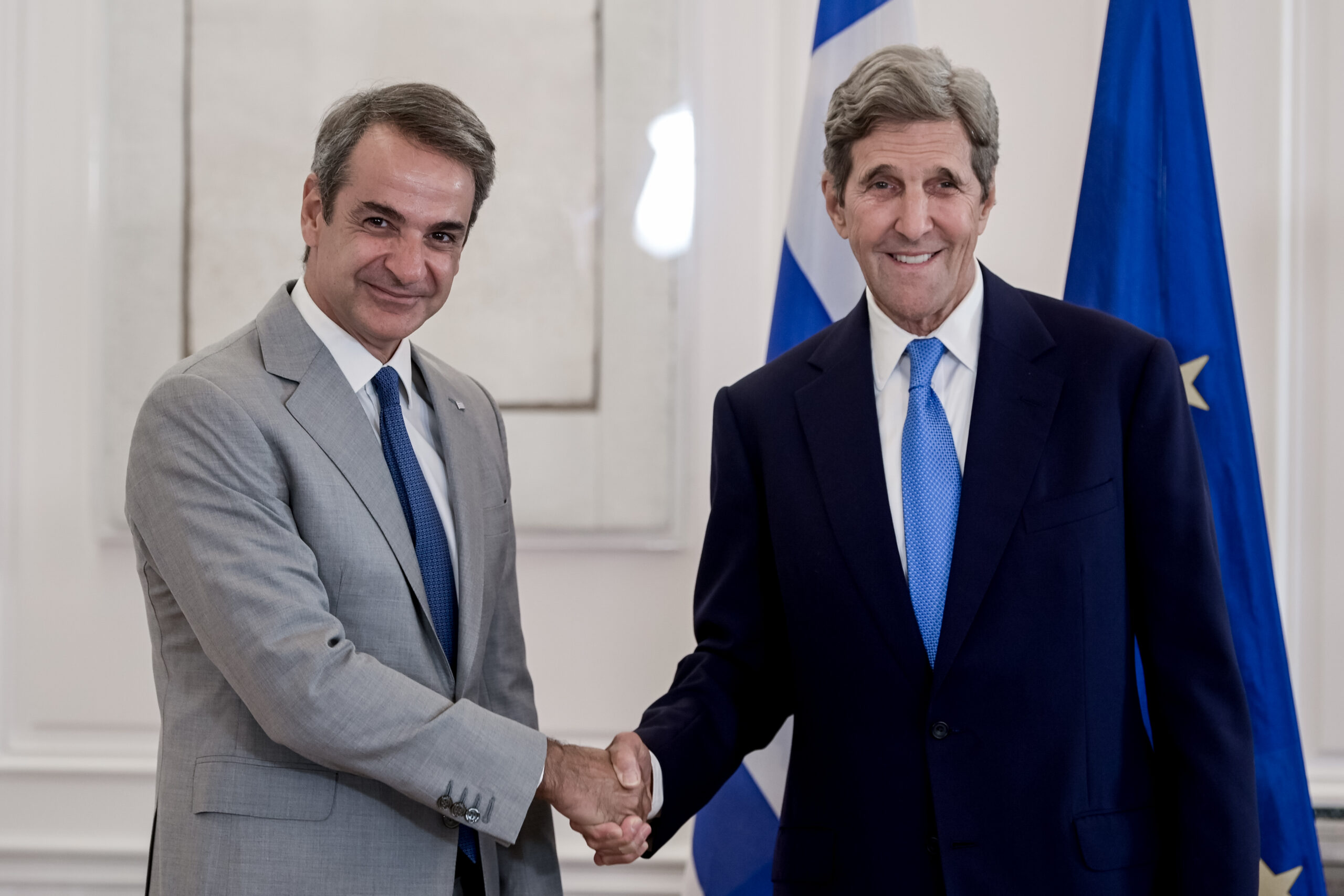 Συνάντηση Μητσοτάκη – Κέρι: Στο επίκεντρο οι προκλήσεις από την κλιματική αλλαγή και η εμβάθυνση της συνεργασίας Ελλάδας-ΗΠΑ (pics & vid)