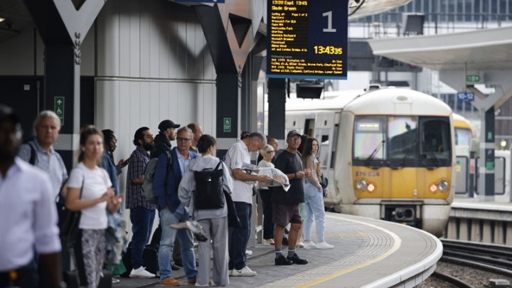 Βρετανία: Απεργιακός πυρετός εξαιτίας της ραγδαίας ανόδου του πληθωρισμού