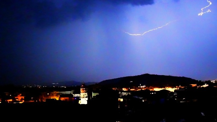 Χαλκιδική: Προβλήματα ηλεκτροδότησης σε οικισμούς λόγω των έντονων καιρικών φαινομένων