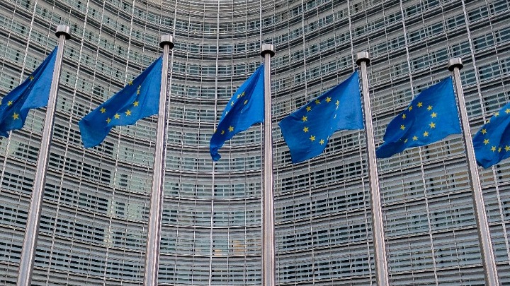 ΕΕ: «Δικαιολογίες τα επιχειρήματα της Gazprom σχετικά με την αδυναμία παράδοσης φυσικού αερίου μέσω του Nord Stream1»