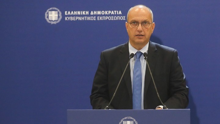 Οικονόμου: «Η κυβέρνηση χειρίζεται το ζήτημα των παρακολουθήσεων με απόλυτο θεσμικό σεβασμό»