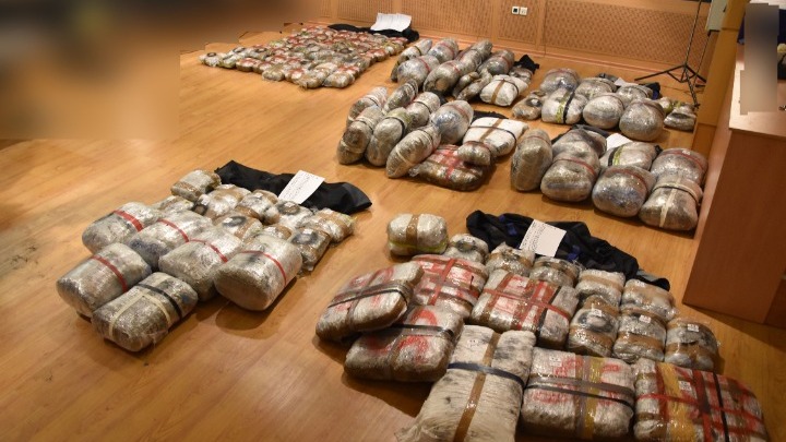 Κοζάνη: Οδηγός εγκατέλειψε πάνω από 300 κιλά κάνναβη