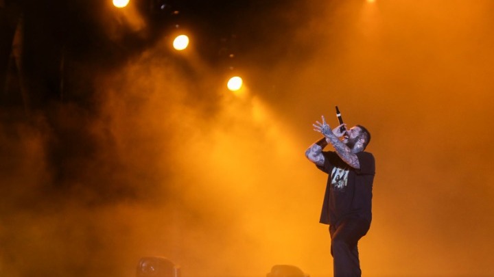 Post Malone: Τρομακτική η τούμπα του Αμερικανού ράπερ στην σκηνή
