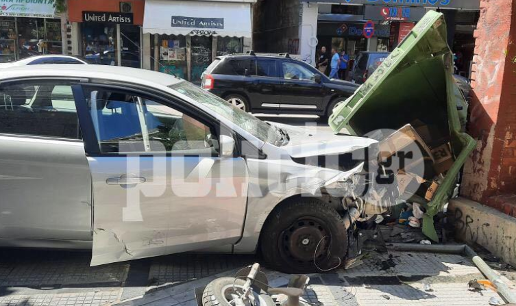 Θεσσαλονίκη: Αυτοκίνητο θέρισε τα πάντα αφού καβάλησε πεζοδρόμιο